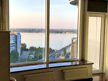 Апартаменты с 2 спальнями, балконом и видом на реку в  Most City Apart-Hotel